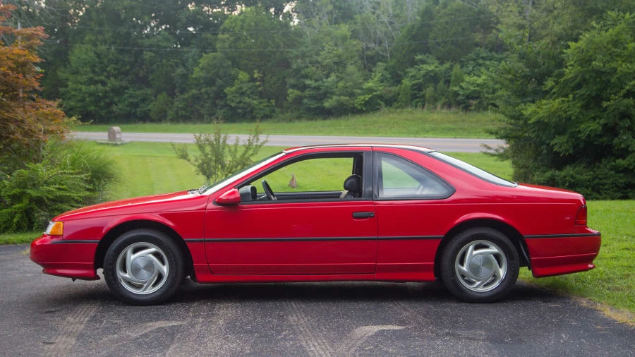 1991 Ford Thunderbird 10th Gen - Image 2 of 12