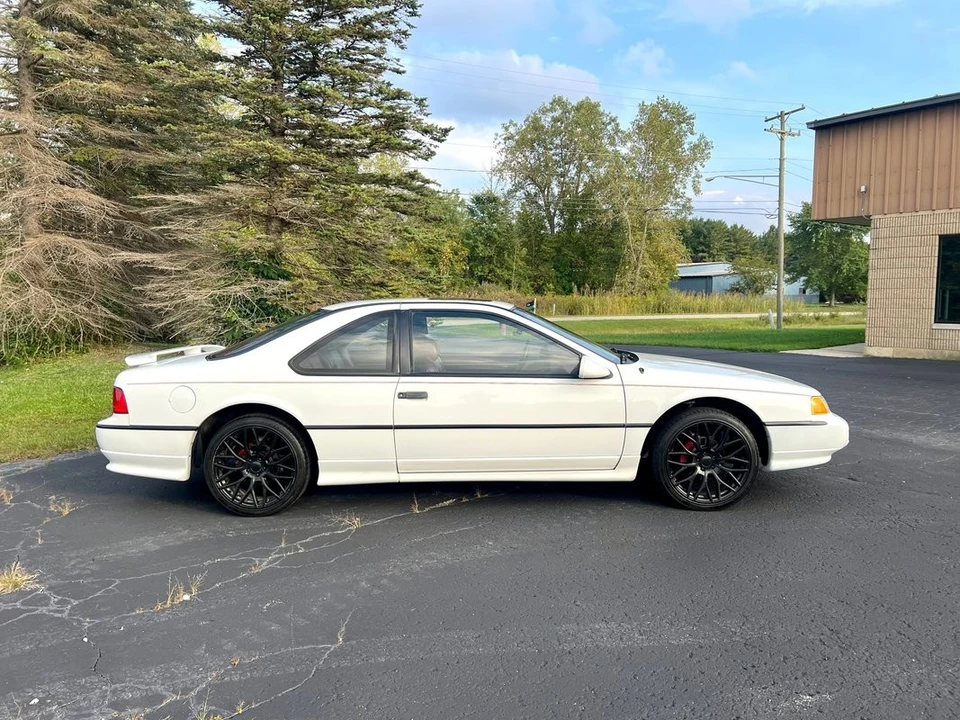 1991 Ford Thunderbird 10th Gen - Image 3 of 21