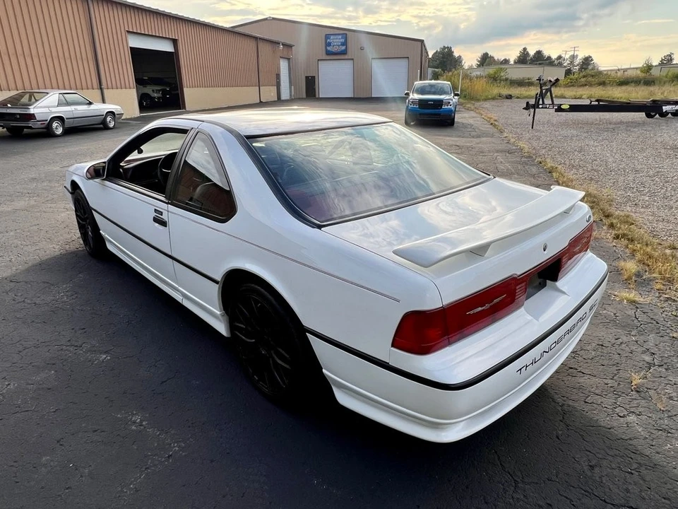 1991 Ford Thunderbird 10th Gen - Image 13 of 31