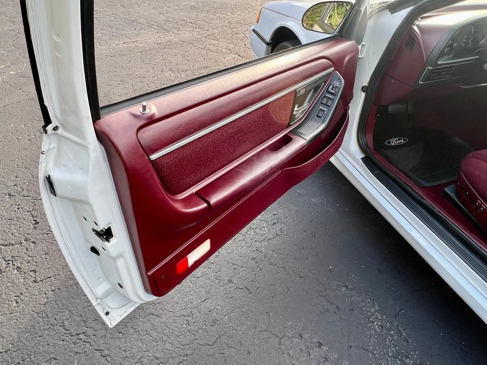 1991 Ford Thunderbird 10th Gen - Image 31 of 31