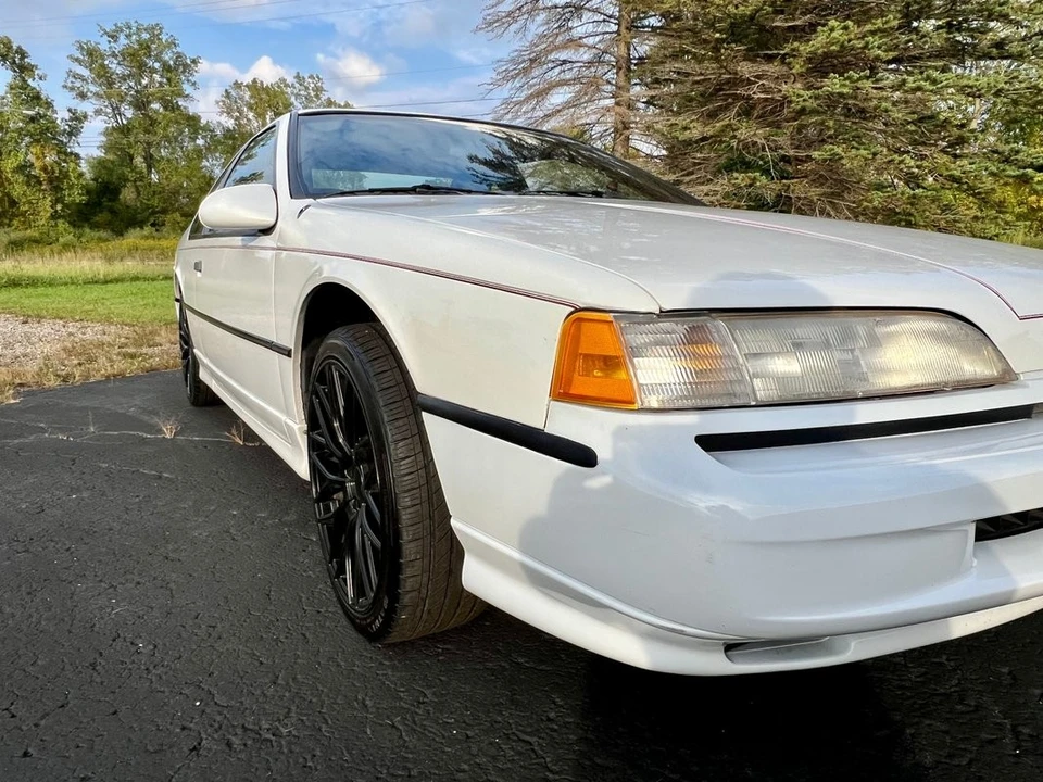 1991 Ford Thunderbird 10th Gen - Image 17 of 21