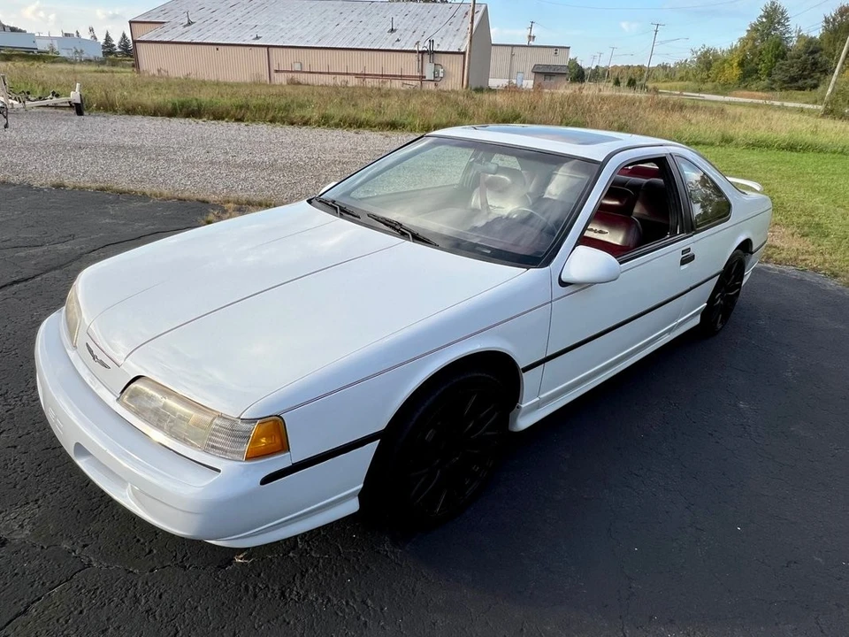 1991 Ford Thunderbird 10th Gen - Image 8 of 31