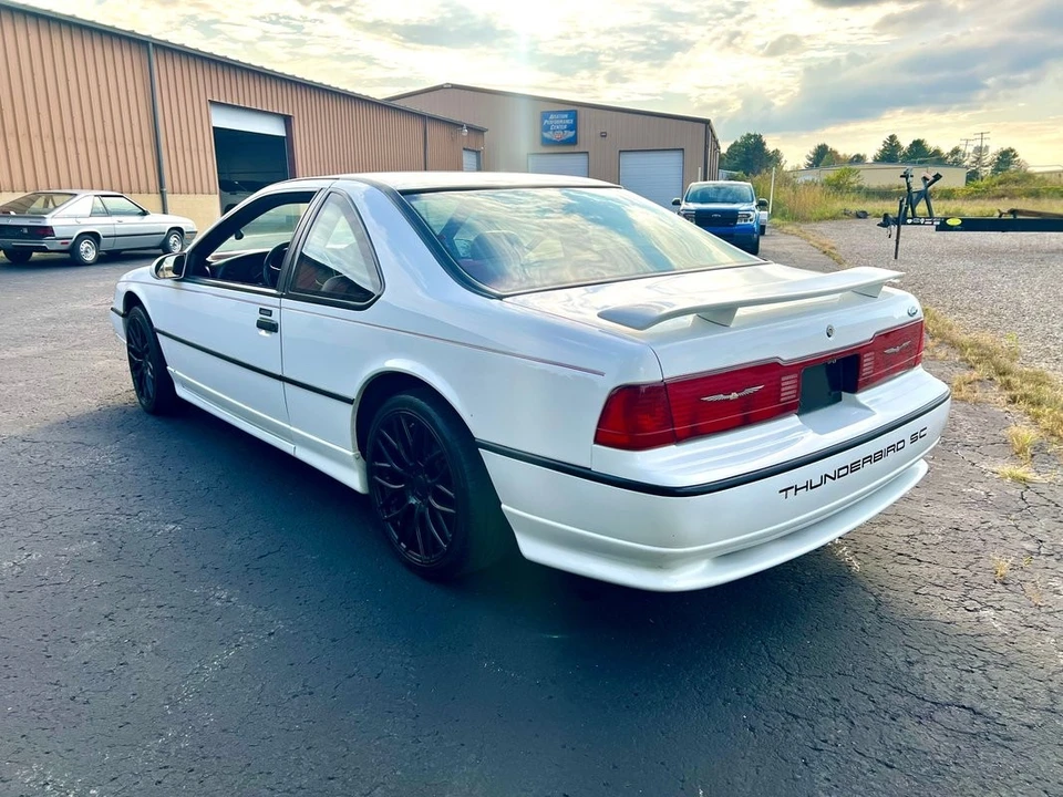 1991 Ford Thunderbird 10th Gen - Image 6 of 21