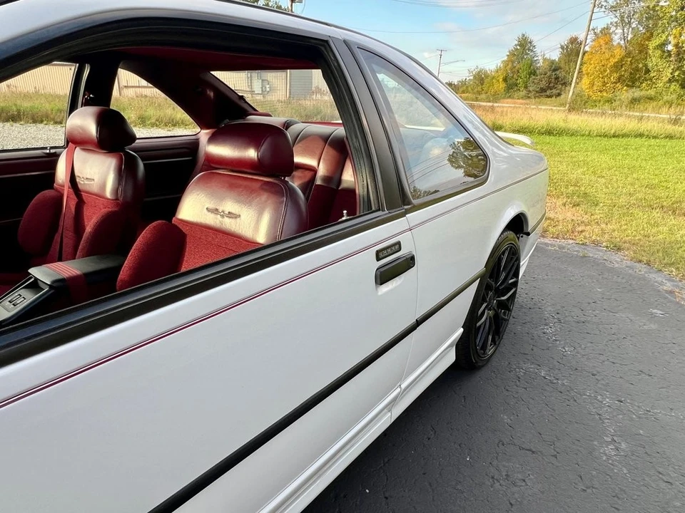 1991 Ford Thunderbird 10th Gen - Image 23 of 31