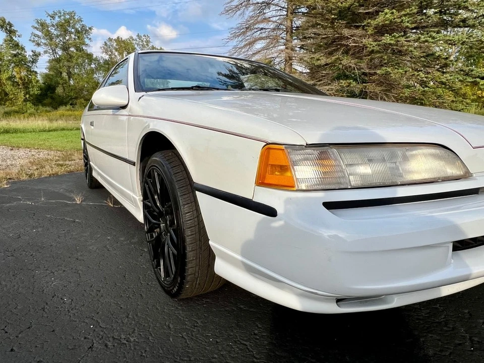 1991 Ford Thunderbird 10th Gen - Image 17 of 31