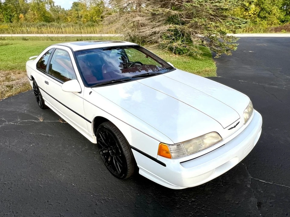 1991 Ford Thunderbird 10th Gen - Image 10 of 31
