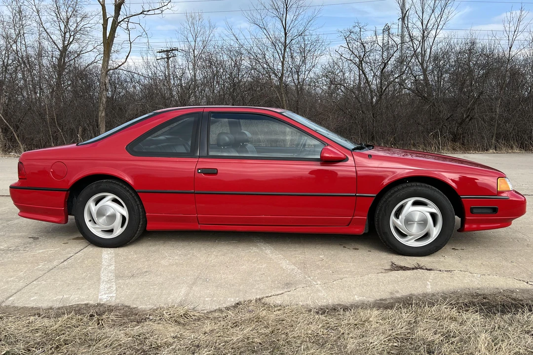 1991 Ford Thunderbird 10th Gen - Image 3 of 14
