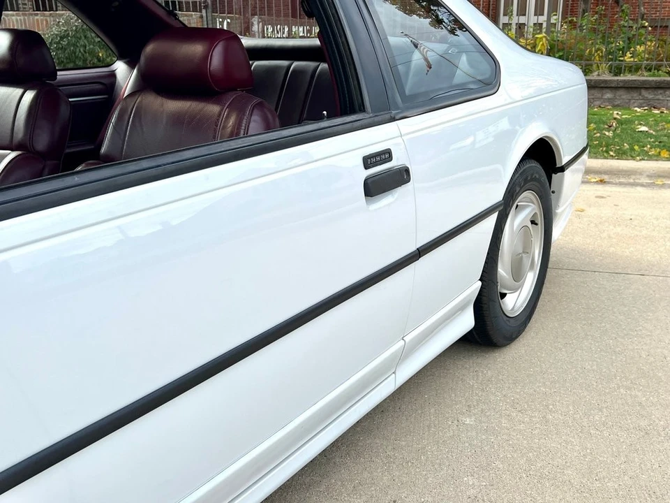 1991 Ford Thunderbird 10th Gen - Image 19 of 21