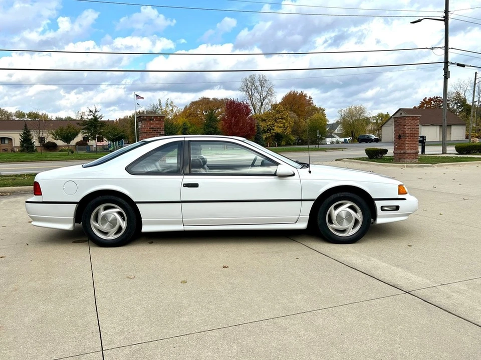 1991 Ford - Image 5 of 31