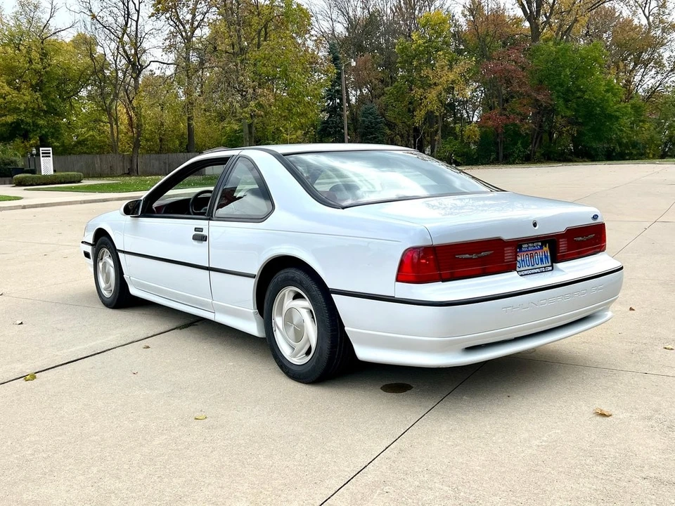 1991 Ford - Image 8 of 31