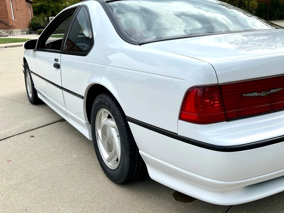 1991 Ford Thunderbird 10th Gen - Image 17 of 21