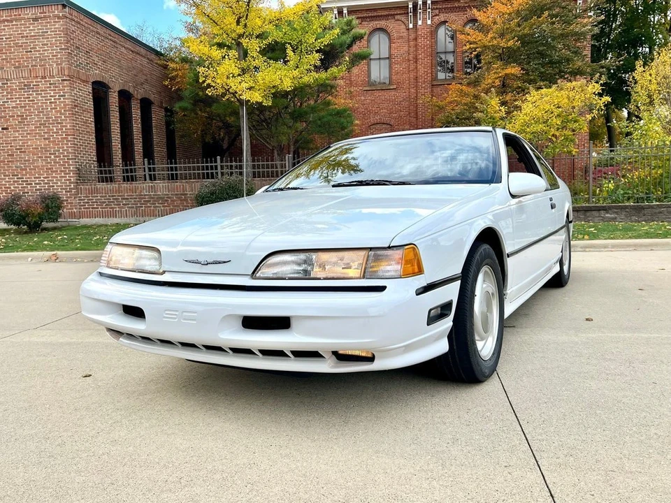1991 Ford Thunderbird 10th Gen - Image 2 of 21