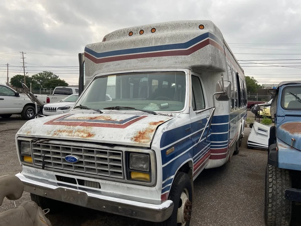 1991 Ford Econoline Van - Image 2 of 10