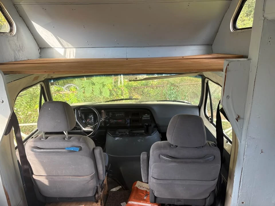1991 Ford Econoline Van - Image 6 of 10