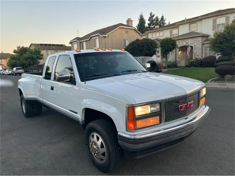 1991 GMC C/K 3rd Gen - Image 3 of 30