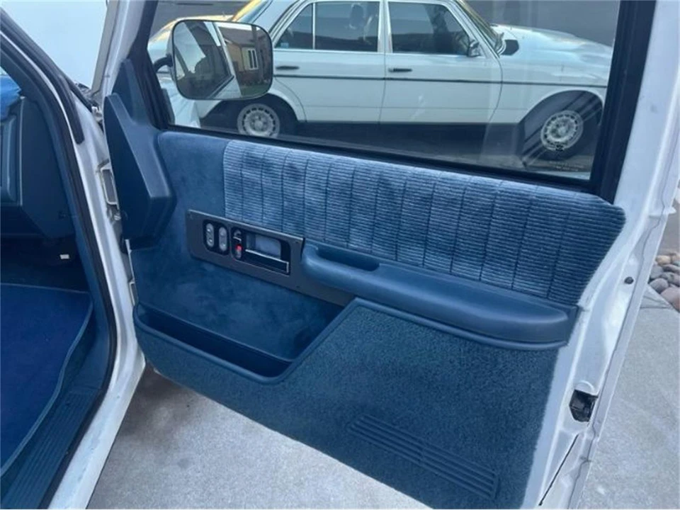 1991 GMC C/K 3rd Gen - Image 16 of 30