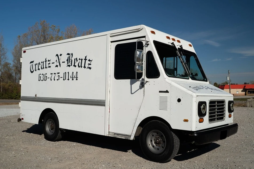 1991 GMC G-series Van - Image 6 of 12
