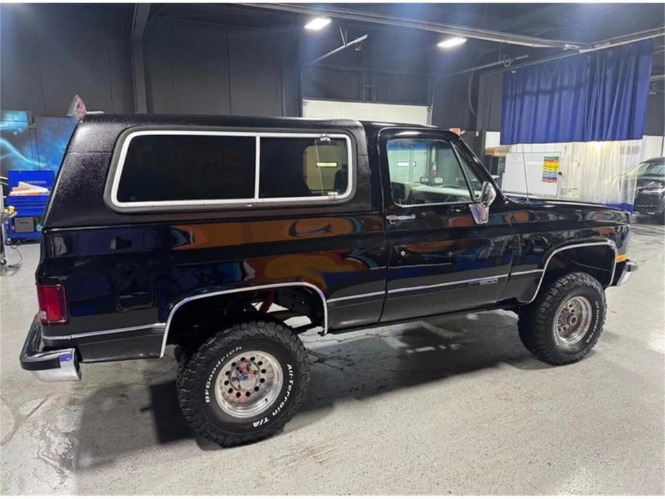 1991 GMC Jimmy 2nd Gen - Image 5 of 15