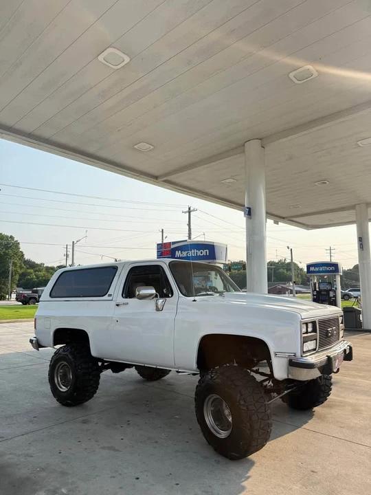 1991 GMC Jimmy 2nd Gen - Image 2 of 6