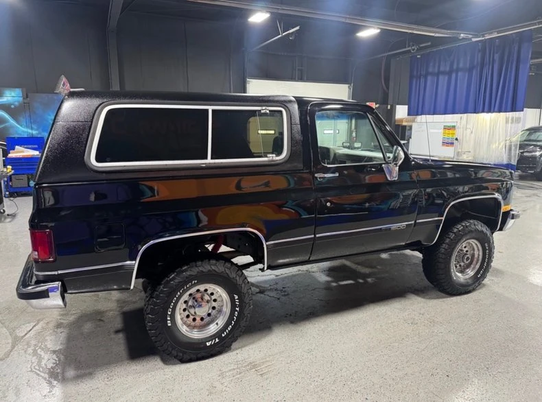 1991 GMC Jimmy 2nd Gen - Image 5 of 15