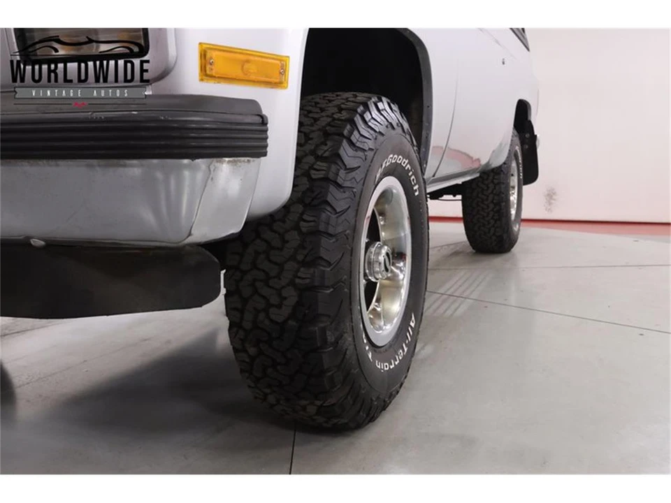 1991 GMC Jimmy 2nd Gen - Image 11 of 31
