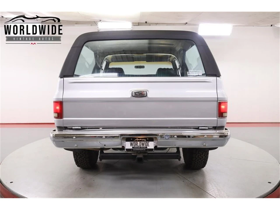 1991 GMC Jimmy 2nd Gen - Image 18 of 31