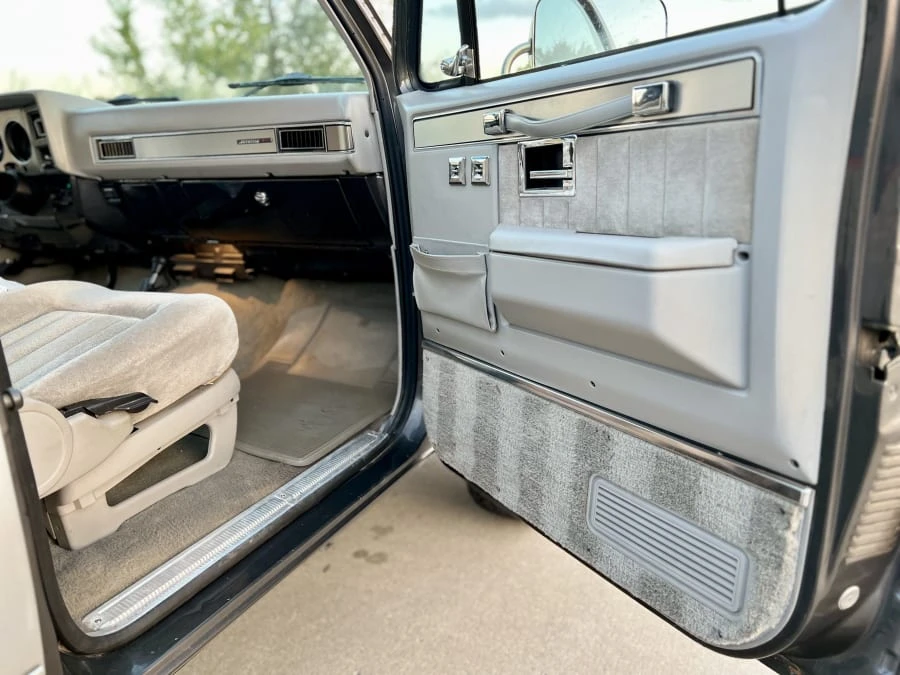 1991 GMC Jimmy 2nd Gen - Image 16 of 30