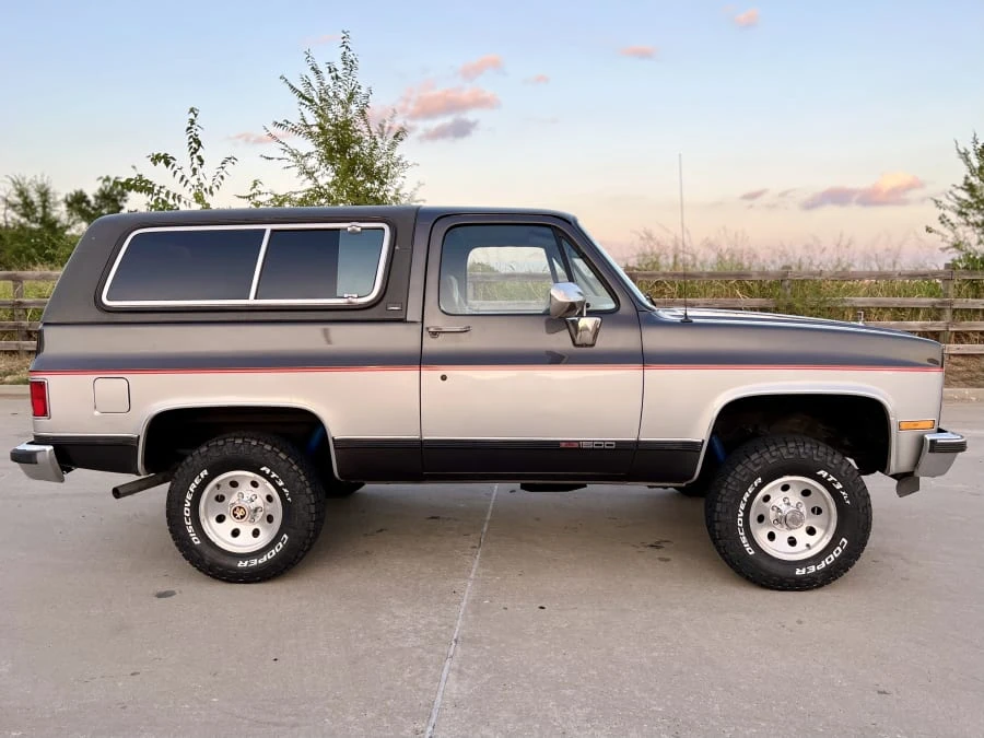 1991 GMC Jimmy 2nd Gen - Image 4 of 30