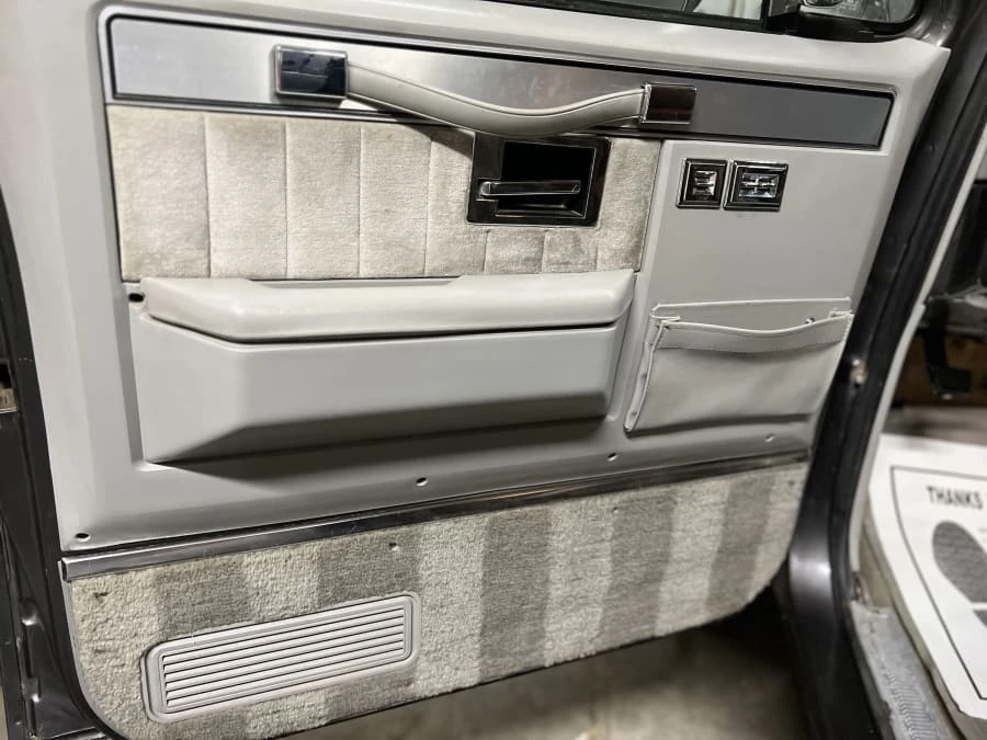1991 GMC Jimmy 2nd Gen - Image 12 of 30