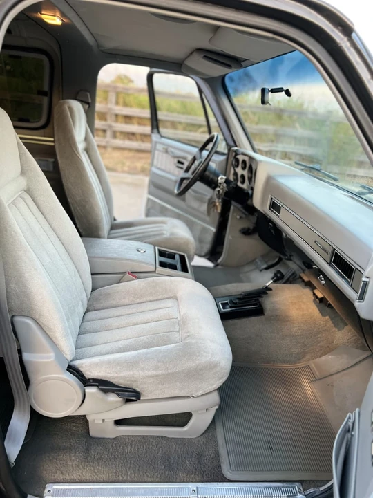 1991 GMC Jimmy 2nd Gen - Image 17 of 30