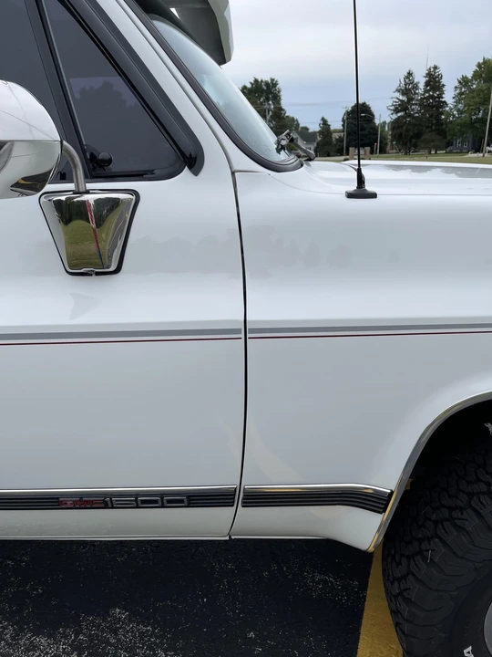 1991 GMC Jimmy 2nd Gen - Image 29 of 31