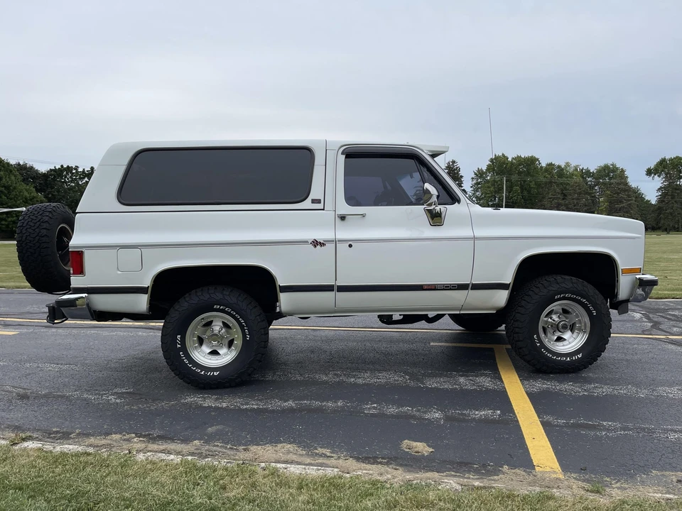 1991 GMC Jimmy 2nd Gen - Image 9 of 31