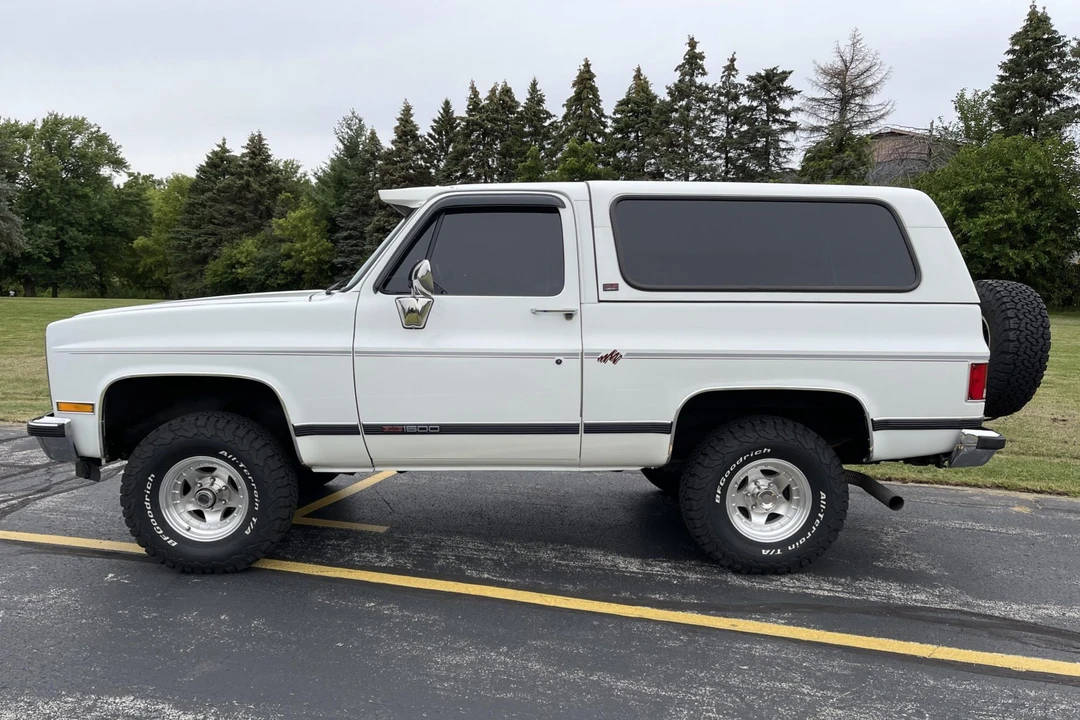 1991 GMC Jimmy 2nd Gen - Image 3 of 31