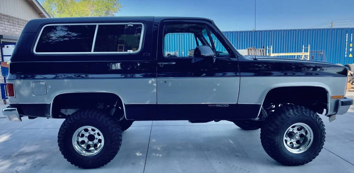 1991 GMC Jimmy 2nd Gen - Image 2 of 24
