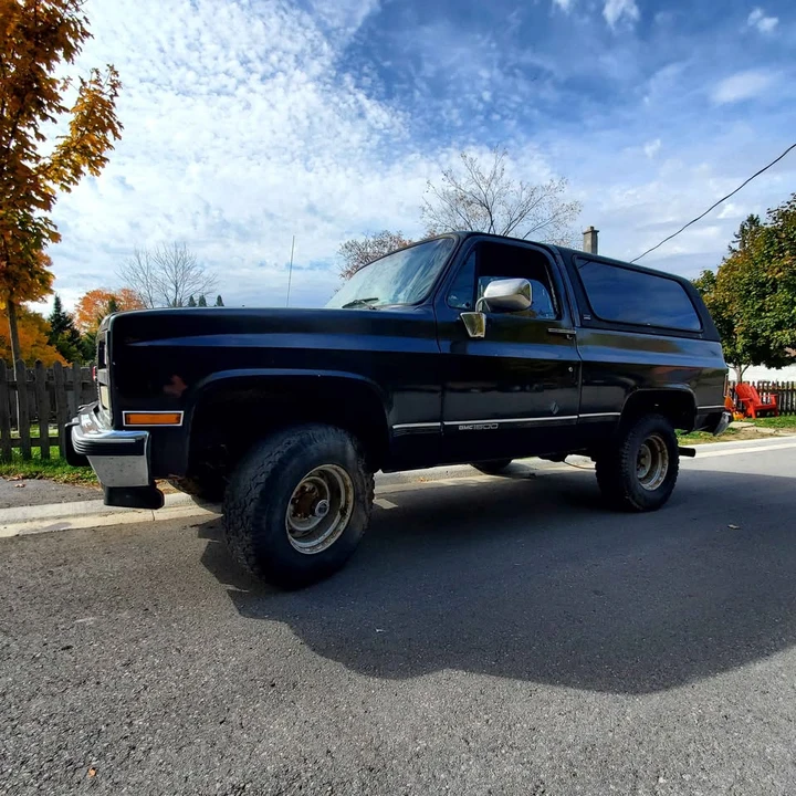 1991 GMC Jimmy 2nd Gen - Image 2 of 7
