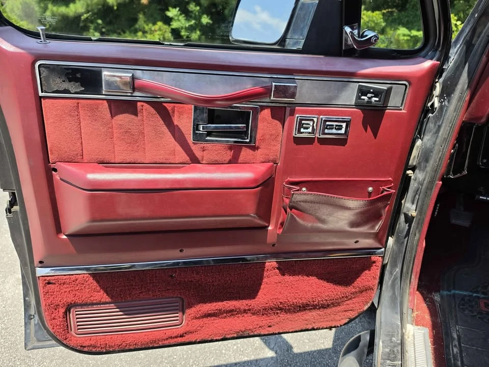 1991 GMC Jimmy 2nd Gen - Image 8 of 16