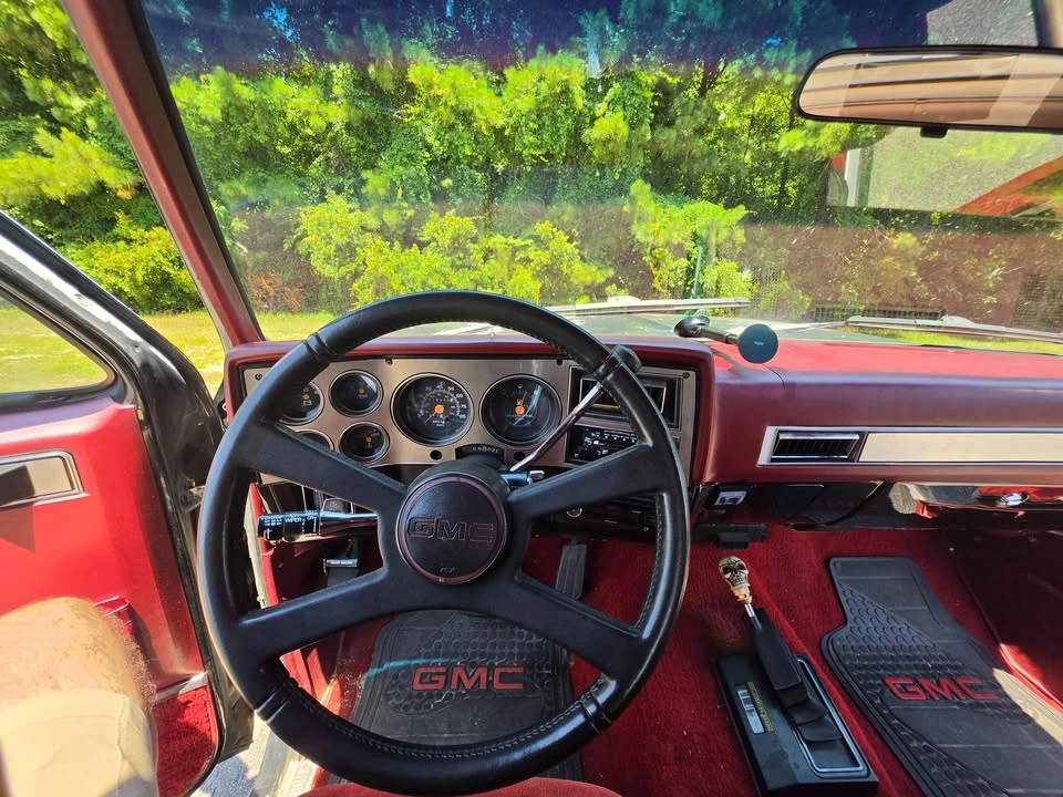 1991 GMC Jimmy 2nd Gen - Image 6 of 16