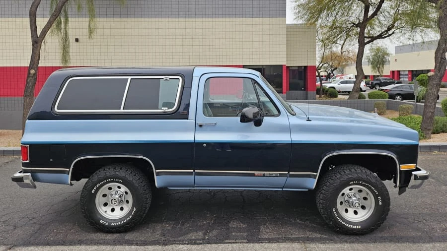 1991 GMC Jimmy 2nd Gen - Image 2 of 5