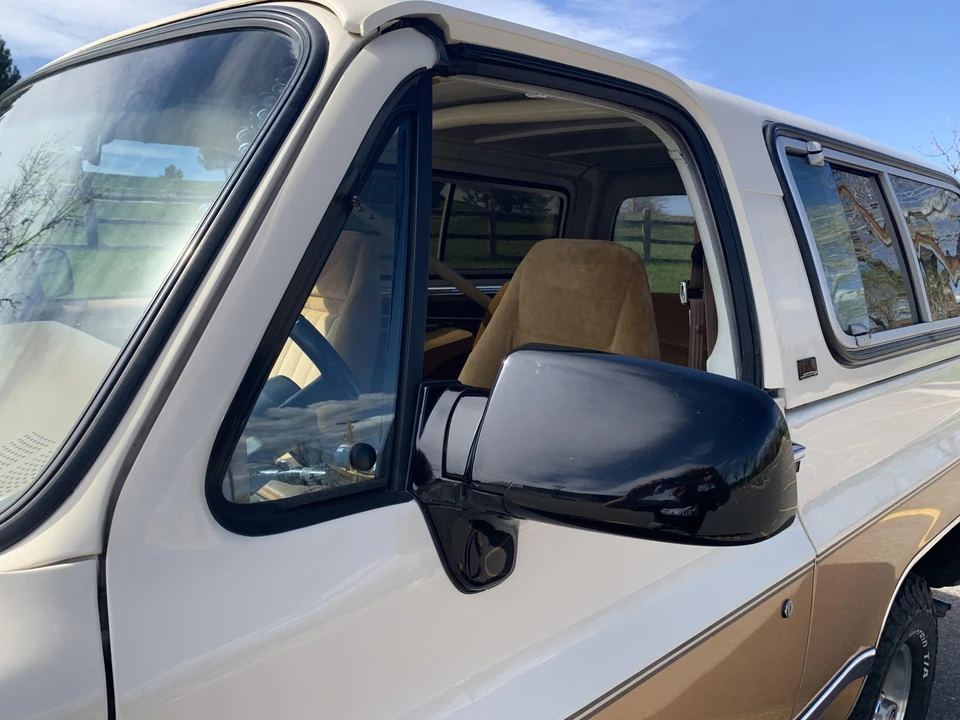 1991 GMC Jimmy 2nd Gen - Image 29 of 31
