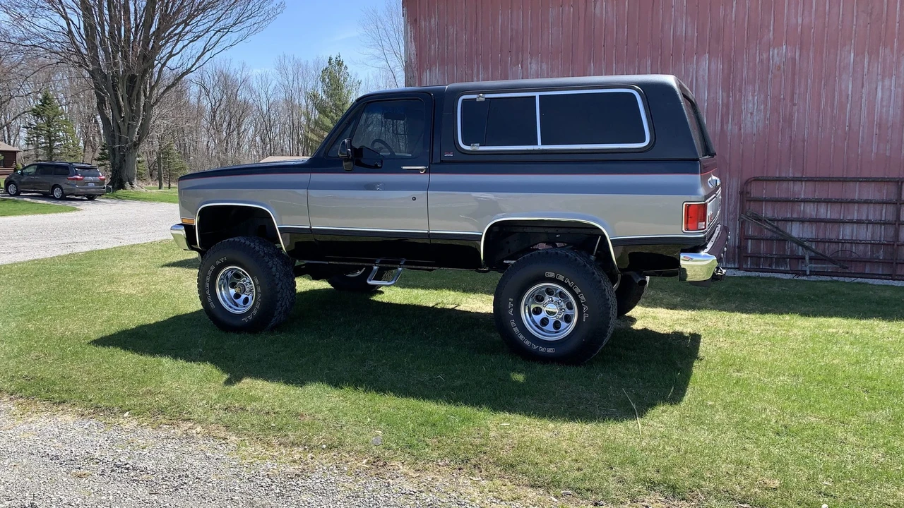 1991 GMC Jimmy 2nd Gen - Image 11 of 31