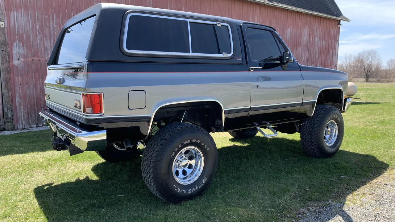 1991 GMC Jimmy 2nd Gen - Image 17 of 31
