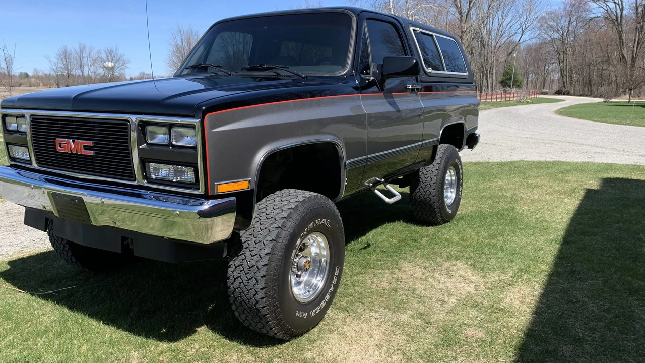 1991 GMC Jimmy 2nd Gen - Image 3 of 31