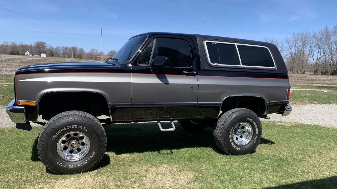 1991 GMC Jimmy 2nd Gen - Image 7 of 31