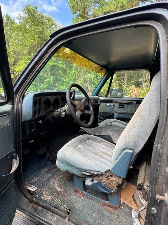 1991 GMC Jimmy 2nd Gen - Image 11 of 20