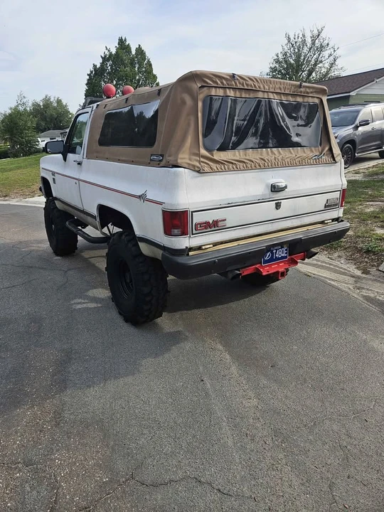 1991 GMC Jimmy 2nd Gen - Image 2 of 18