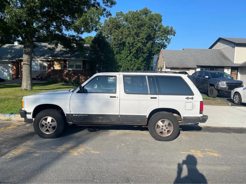 1991 GMC Jimmy 2nd Gen - Image 2 of 13
