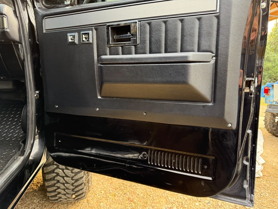 1991 GMC Jimmy 2nd Gen - Image 11 of 20