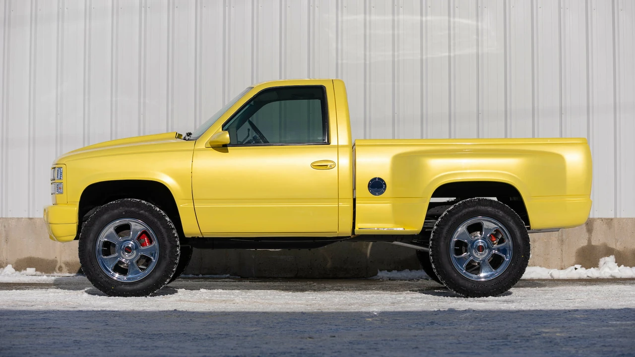 1991 GMC C/K 3rd Gen - Image 2 of 31