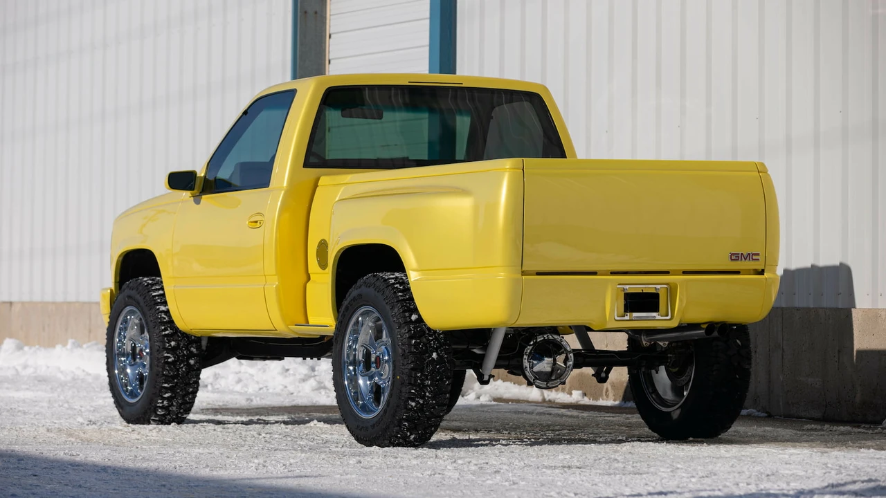 1991 GMC C/K 3rd Gen - Image 3 of 31