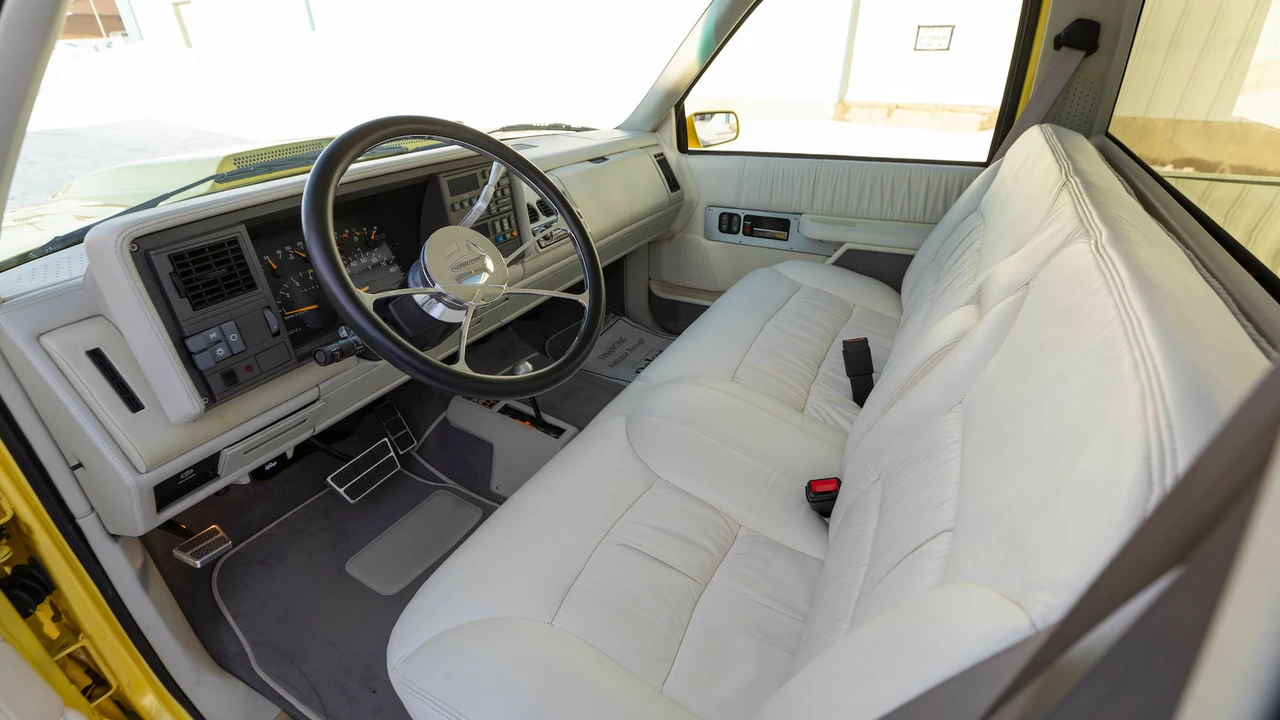 1991 GMC C/K 3rd Gen - Image 4 of 31